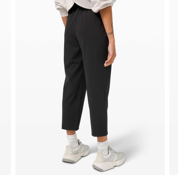 NWOT Feb 2022 Lululemon Keep Moving Crop *High Rise, 23" - Picture 6 of 10